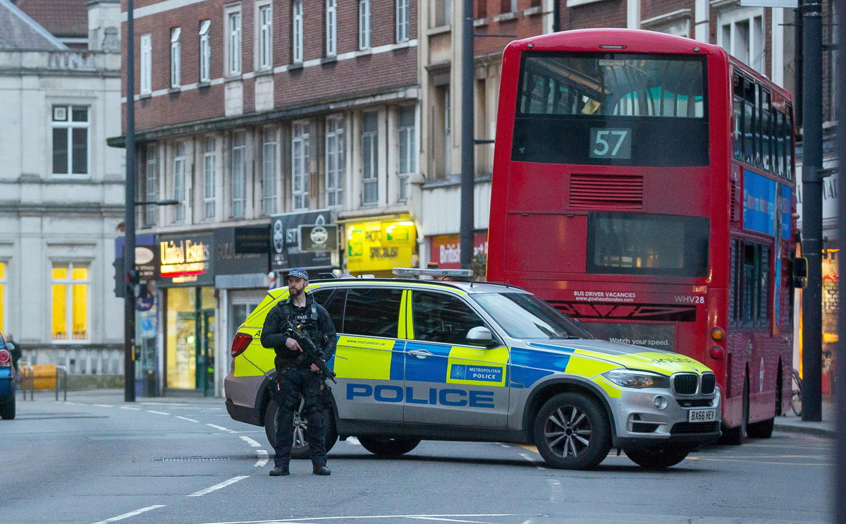Η Βρετανία σε πορτοκαλί συναγερμό  για την τρομοκρατία.