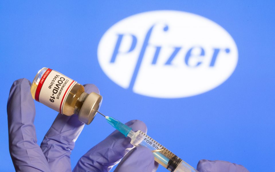 FDA-ΗΠΑ: Ασφαλές το εμβόλιο της Pfizer - Ποιες είναι οι 6 πιο συχνές παρενέργειες