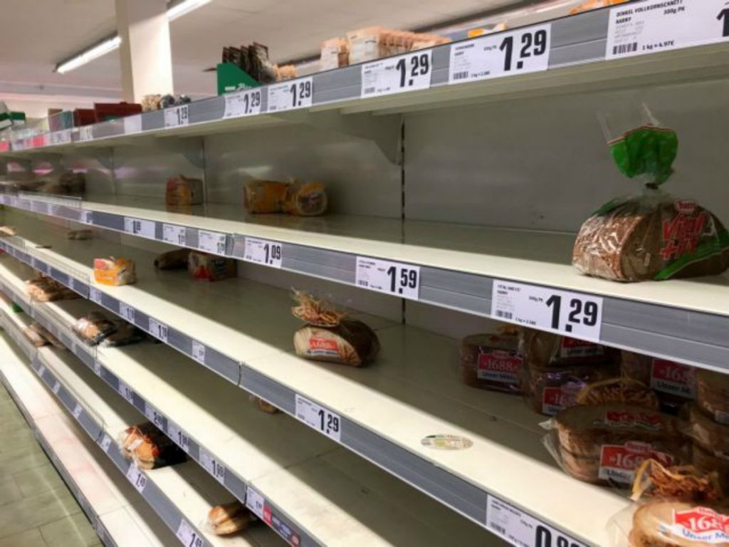 Κορωνοϊός: Αδειάζουν τα σούπερ μάρκετ στη Γερμανία