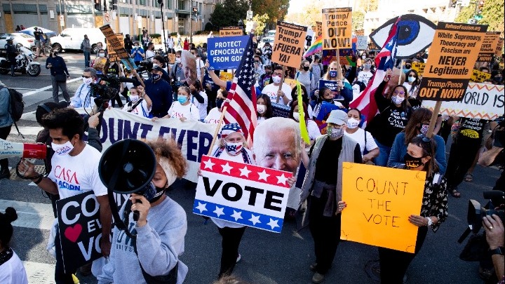 Εκλογές - ΗΠΑ: Στα όπλα οι Ρεπουμπλικάνοι, χορεύουν οι Δημοκρατικοί