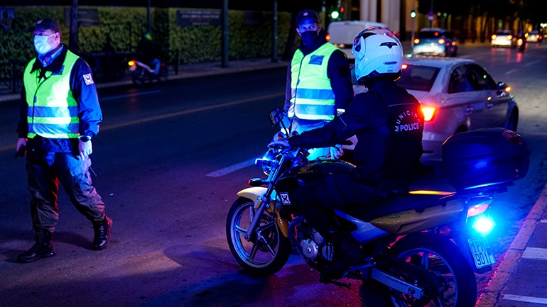 10.000 αστυνομικοί «θα κάνουν αλλαγή του χρόνου στους δρόμους»
