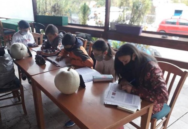 Η κυβέρνηση στέλνει 15 laptop στους μαθητές στην Ηλεία