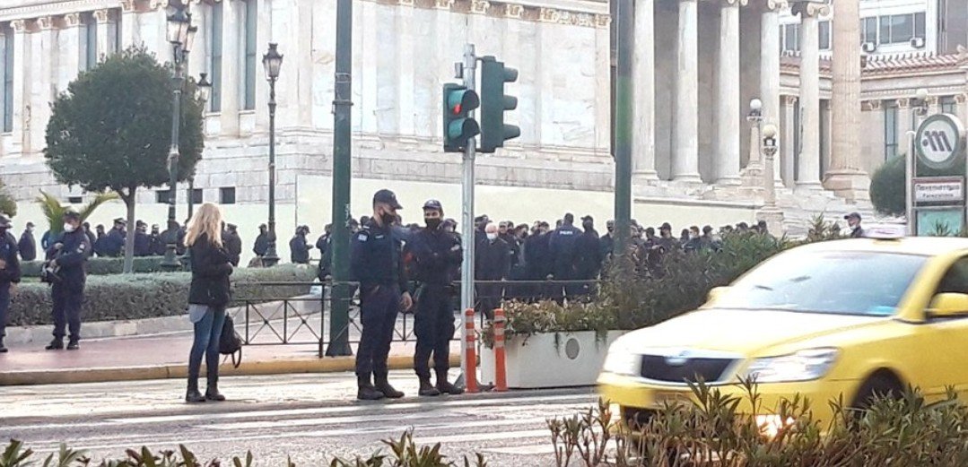 Έντονος συνωστισμός αστυνομικών στο κέντρο της Αθήνας