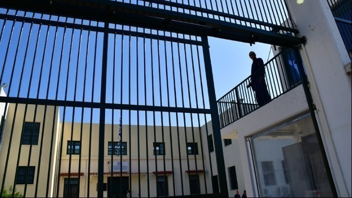 Αναστάτωση στις φυλακές Κορυδαλλού μετά τη μεταφορά ασθενών με κορωνοϊό
