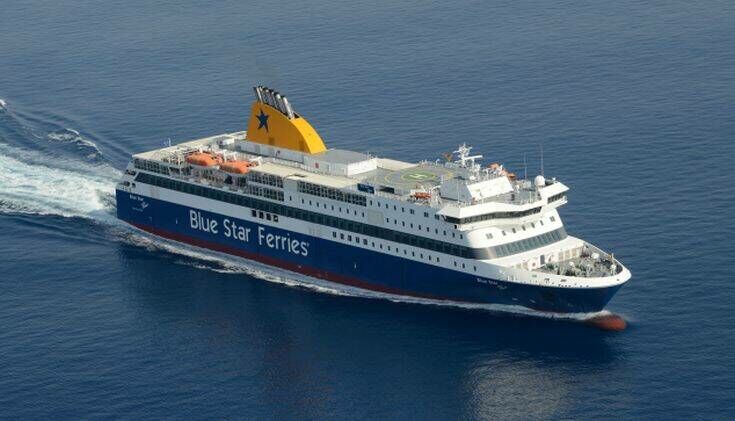 Συγκρούστηκε το «Blue Star Patmos» στο λιμάνι της Κάσου