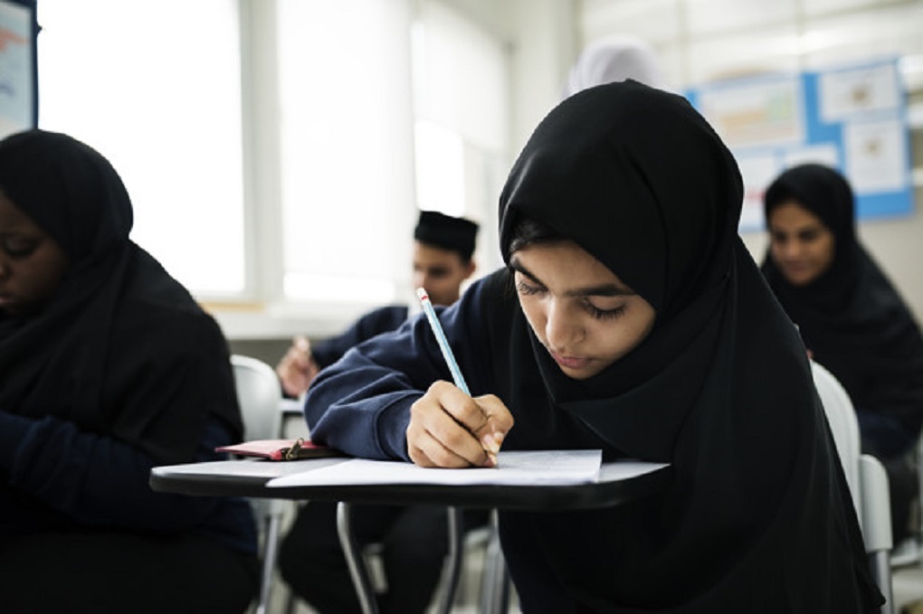 Αυστρία: Το Συνταγματικό Δικαστήριο καταργεί τον νόμο απαγόρευσης της μαντίλας στα σχολεία