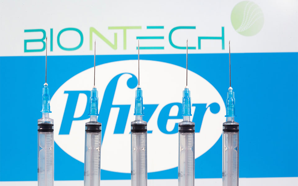 ΕΜΑ: Η δεύτερη δόση του εμβολίου των Pfizer/BioNTech να χορηγείται τρεις εβδομάδες μετά την πρώτη