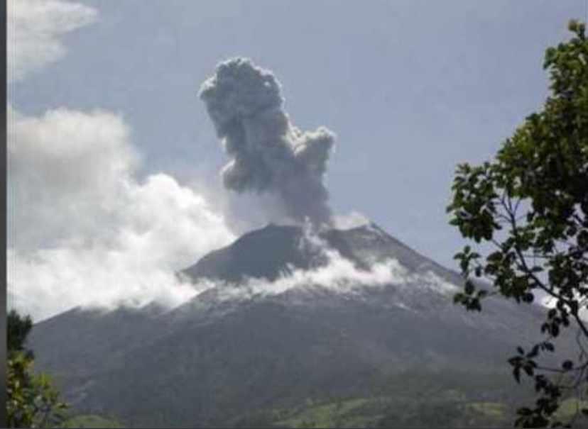 Το ηφαίστειο Λα Σουφριέρ  στον Άγιο Βικέντιο άρχισε να βρυχάται. Φόβοι πως θα εκραγεί τις επόμενες ώρες