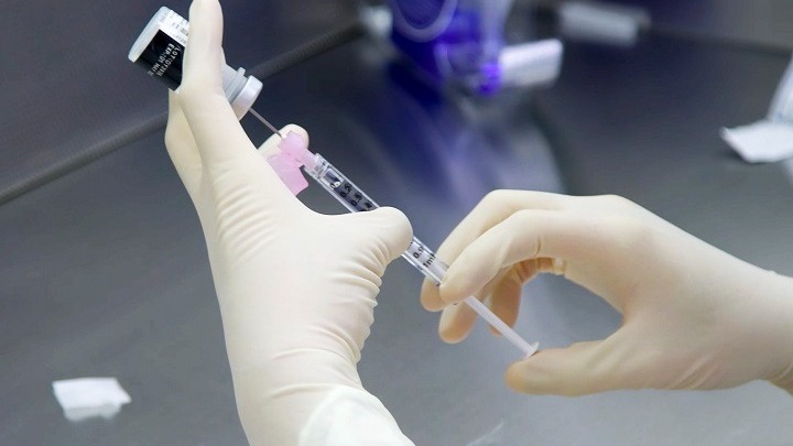 Παρενέργεια από το εμβόλιο της Pfizer καταγράφτηκε στην Φιλανδία