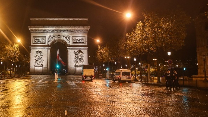 Προς τρίτο lockdown η Γαλλία καθώς αυξάνονται συνεχώς τα κρούσματα