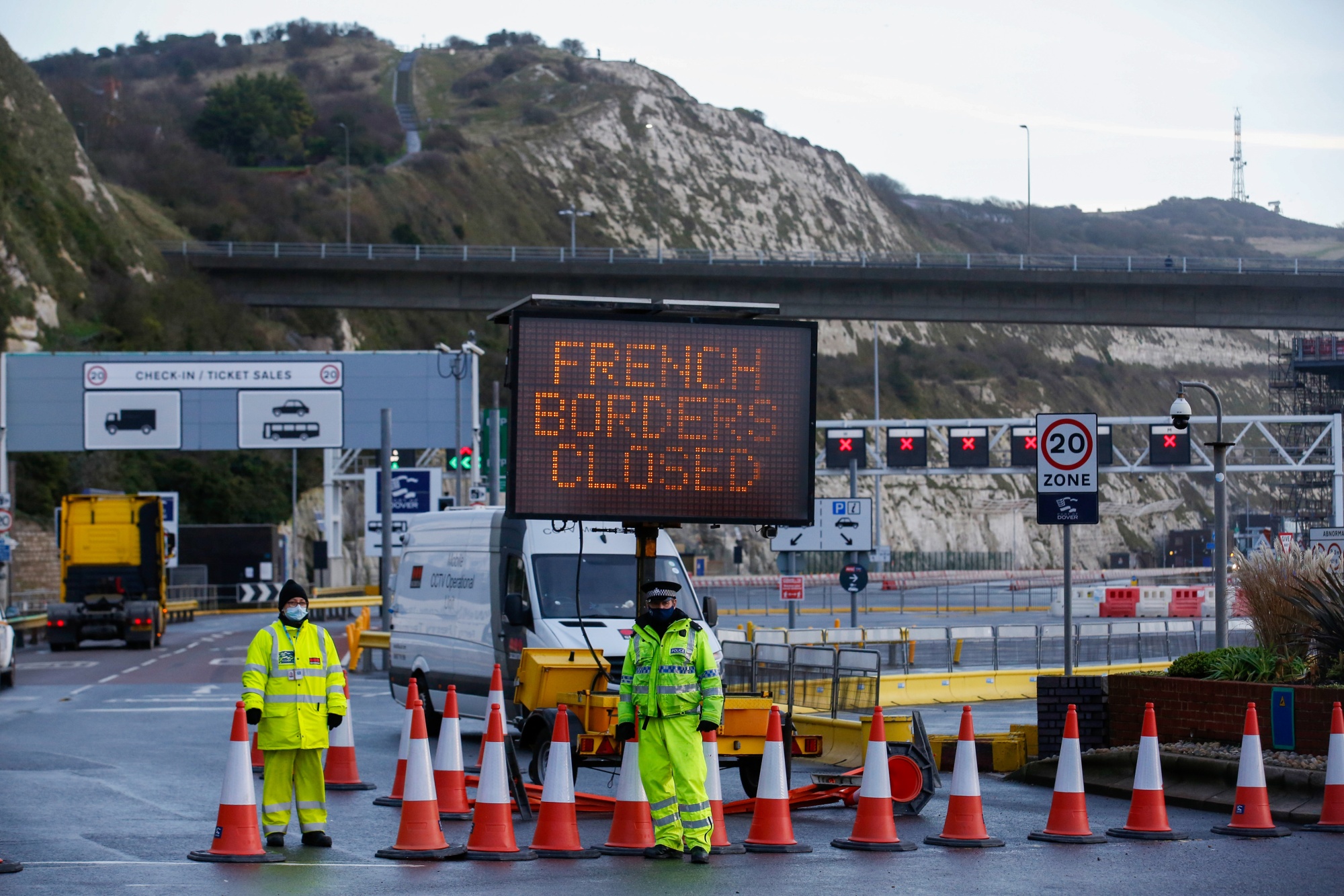 Γαλλία: Κλείνουν τα σύνορα για όλες τις χώρες εκτός της ΕΕ