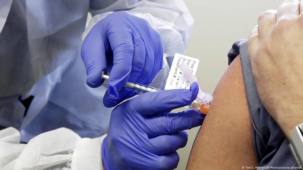 Βρετανία: Μείωση του διαστήματος μεταξύ των δύο δόσεων του εμβολίου ζητά ο Ιατρικός σύλλογος