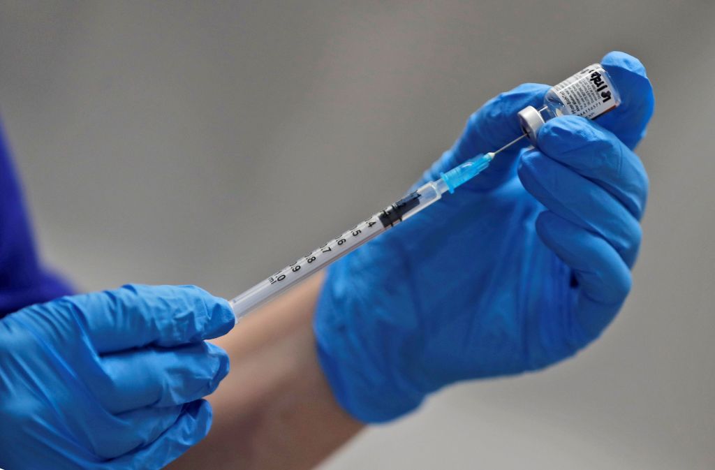 Ατελείωτη ταλαιπωρία ο εμβολιασμός των ιδιωτών γιατρών