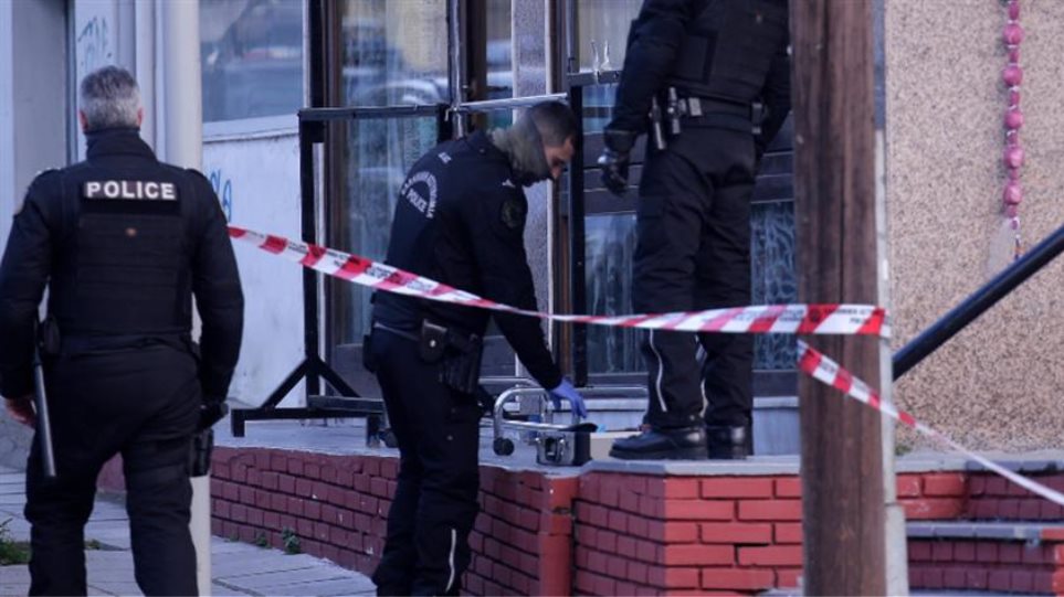 Θεσσαλονίκη: Δύο συλλήψεις για την απόπειρα ανθρωποκτονίας τριών ατόμων με πυροβόλο όπλο