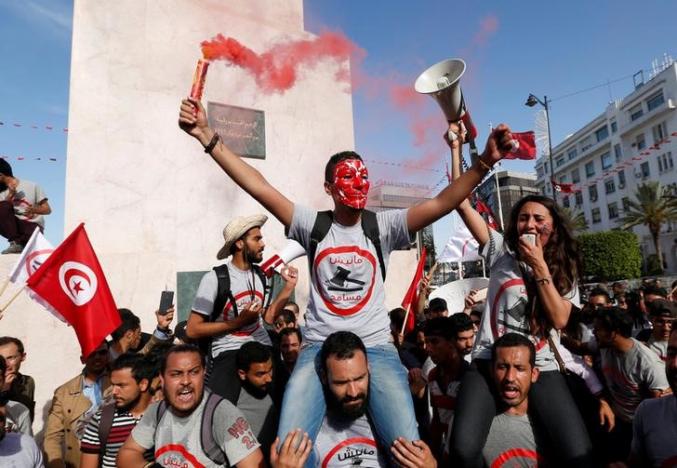 Τυνησία: βίαιες διαδηλώσεις για ελλείψεις στα τρόφιμα