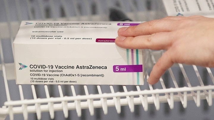 Εγκρίθηκε το εμβόλιο της AstraZeneca - Η ΕΕ περιμένει από την AstraZeneca να παραδώσει τα 400 εκατομμύρια δόσεις που έχουν συμφωνηθεί