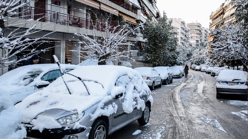 Κακοκαιρία «Λέανδρος»: «Βλέπει» χιόνια ακόμα και στα παραθαλάσσια της Αττικής τη Δευτέρα ο Σάκης Αρναούτογλου