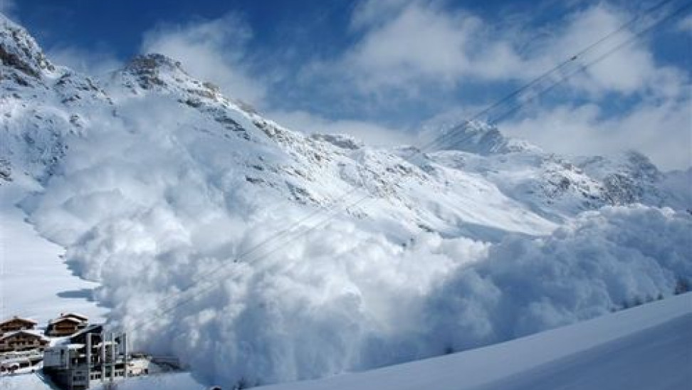 Ελβετία - Σε καραντίνα ξενοδοχεία και σκι για νέα μετάλλαξη