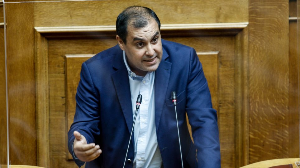Βουλή: Η ΝΔ κατηγορεί τον κ. Τσίπρα για «χονδροειδή ψέματα» κατά του υφυπουργού Ναυτιλίας κ. Κατσαφάδου