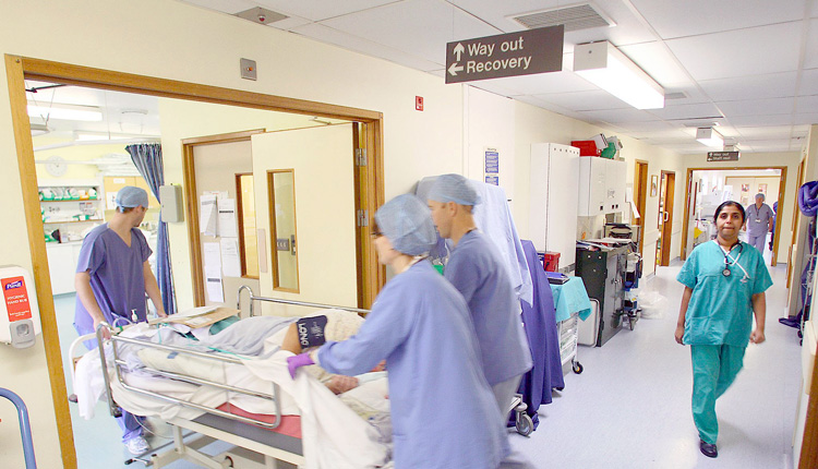 Ασφαλιστικό: Εντάσσονται οι εργαζόμενοι στα δημόσια νοσοκομεία στα Βαρέα και Ανθυγιεινά Επαγγέλματα