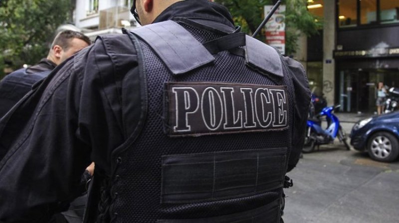 Αθήνα: Συνελήφθη 26χρονος που κατείχε πιστόλι και ένας 24χρονος για απείθεια και βία κατά υπαλλήλων