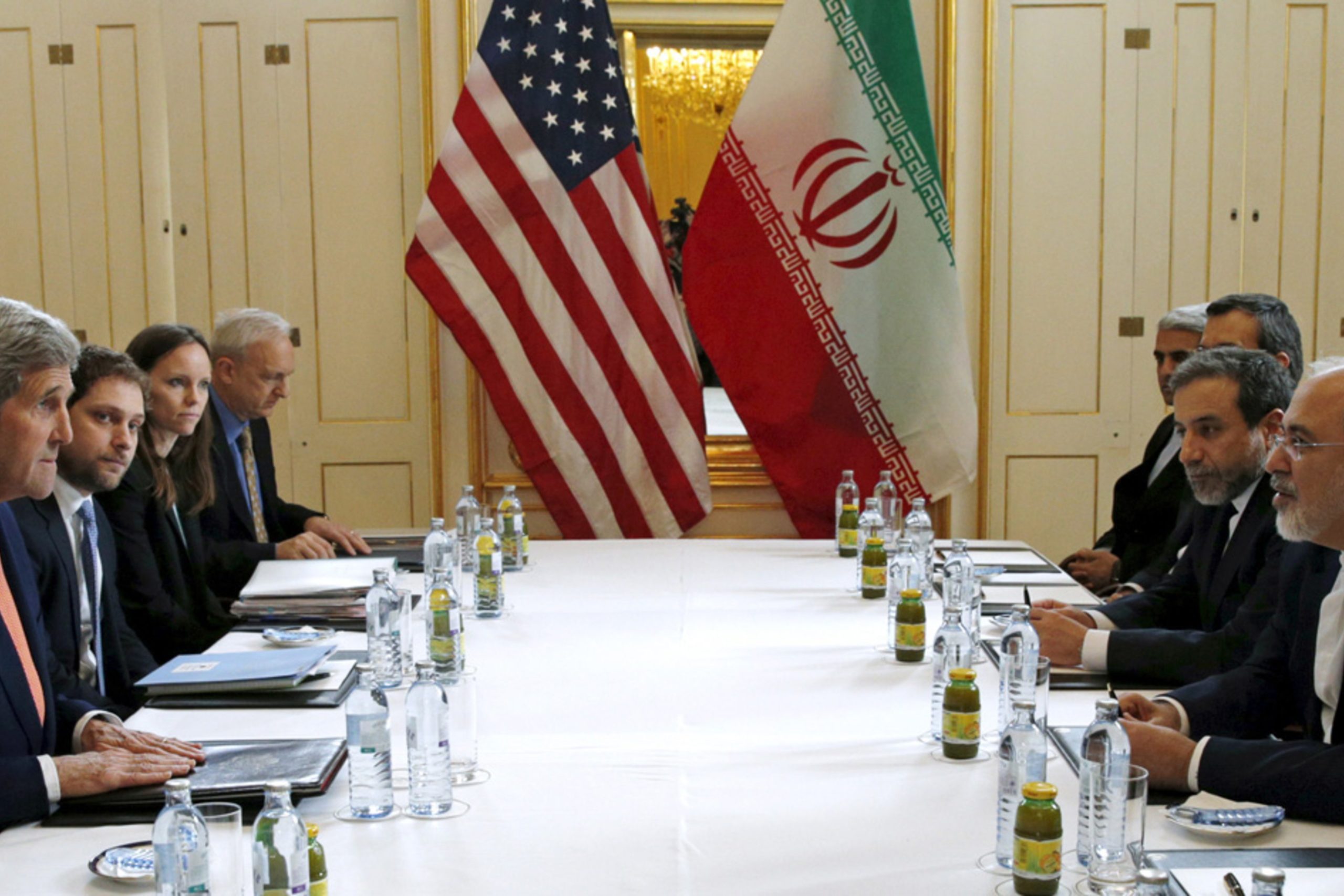 Το Ιράν διαμηνύει ότι θα υπαναχωρήσει από περαιτέρω δεσμεύσεις του για το πρόγραμμα πυρηνικής ενέργειας