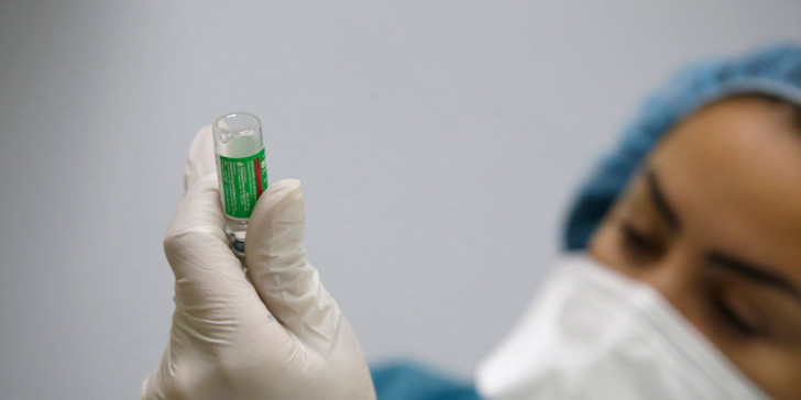 Βρετανός υφυπ. Υγείας: Το εμβόλιο της AstraZeneca αποτρέπει θανάτους και σοβαρή νόσηση από τον κορωνοϊό