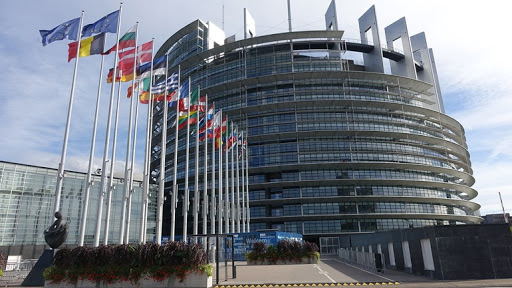 Τροπολογία για διαφάνεια στις συμφωνίες προαγοράς εμβολίων από το Ευρωκοινοβούλιο