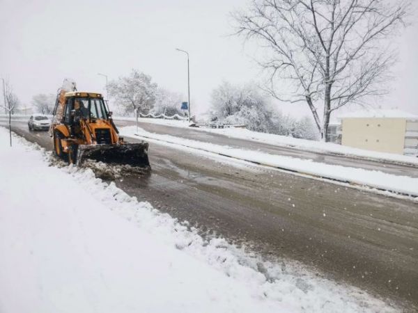 Η δεύτερη φάση της «Μήδειας»: Χιονοπτώσεις αυτήν την ώρα στο μεγαλύτερο μέρος της χώρας - Κομμένη στα δύο η χώρα