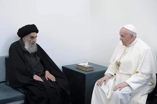 Ιστορική στιγμή χαρακτηρίζεται η συνάντηση του πάπα Φραγκίσκου με τον Μεγάλο Αγιατολάχ αλ Σιστάνι