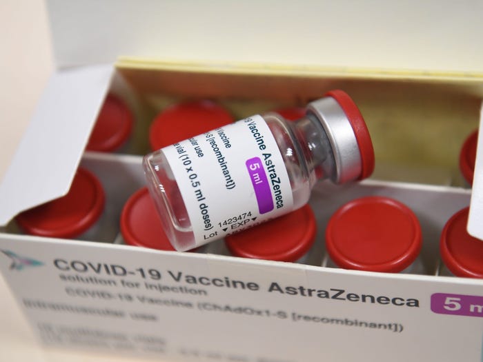 Πέντε πράγματα που πρέπει να ξέρουμε για το εμβόλιο των AstraZeneca - Οξφόρδης