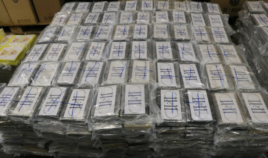 Ισημερινός: Κατασχέθηκαν 400 κιλά κοκαΐνης από αεροσκάφος