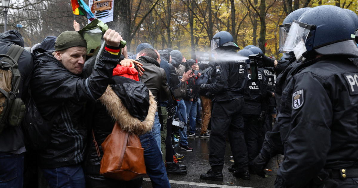 Διαδηλώσεις και συγκρούσεις στην Ευρώπη για τα περιοριστικά μέτρα για την Covid19