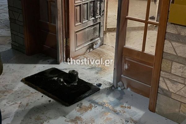 Θεσσαλονίκη: Έκρηξη σε είσοδο πολυκατοικίας όπου κατοικεί πρώην δικαστικός