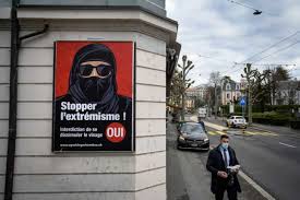 Οι Ελβετοί ψηφίζουν την Κυριακή για την απαγόρευση του καλύμματος προσώπου σε ένα δημοψήφισμα που επικρίνεται ως ισλαμοφοβικό