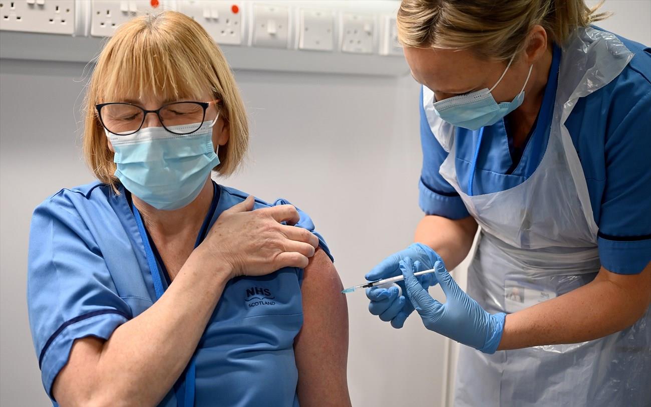 Κορονοϊός Εμβόλιο: Ποιοι θα χρειαστούν και 3η δόση