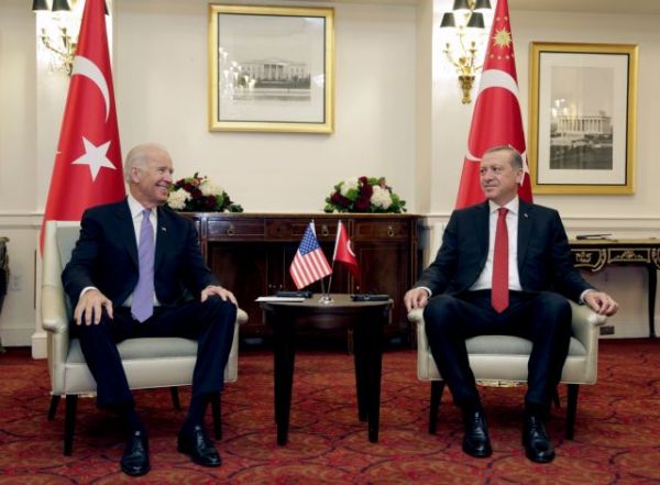 Πληροφορίες για τηλεφώνημα Μπάιντεν σε Ερντογάν για τη Γενοκτονία των Αρμενίων -Σε "τεντωμένο σχοινί" οι αμερικανοτουρκικές σχέσεις