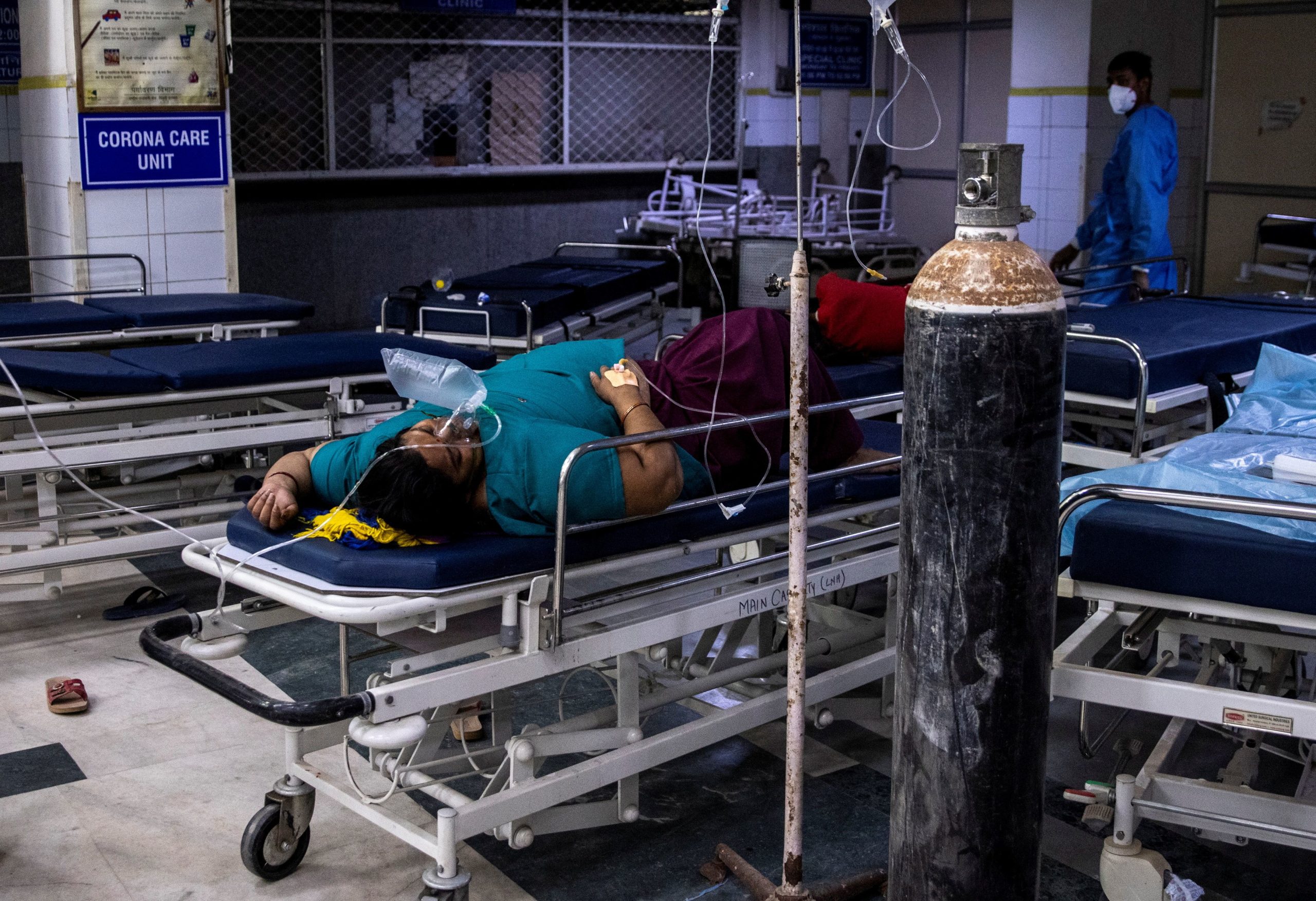 Με συνοδεία αστυνομικών η προμήθεια οξυγόνου των νοσοκομείων στην Ινδία