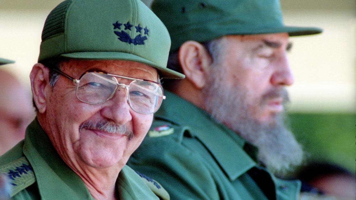 Κούβα: Ο Ραούλ Κάστρο παραδίδει την ηγεσία του Κόμματος στη "νέα γενιά"