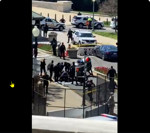 ΗΠΑ: Συναγερμός στο Καπιτώλιο - Όχημα έπεσε πάνω στην πύλη. Πληροφορίες για ένα νεκρό