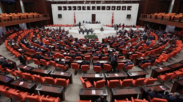 Η Τουρκική εθνοσυνέλευση καταδίκασε με ψήφισμά της την αναγνώριση από τις ΗΠΑ της γενοκτονίας των Αρμενίων