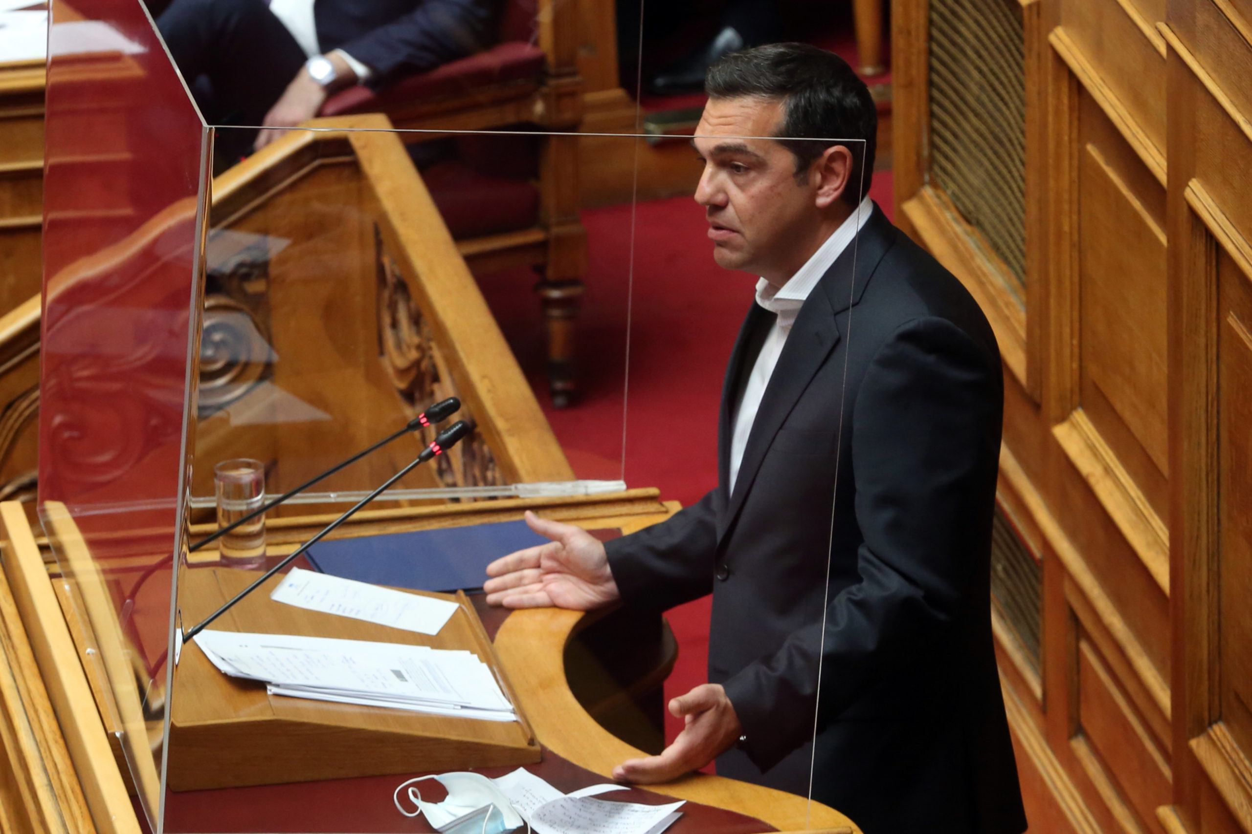 Βουλή: Την αναστολή των αλλαγών στις εξετάσεις για τα ΑΕΙ ζητά εκ νέου ο Αλέξης Τσίπρας