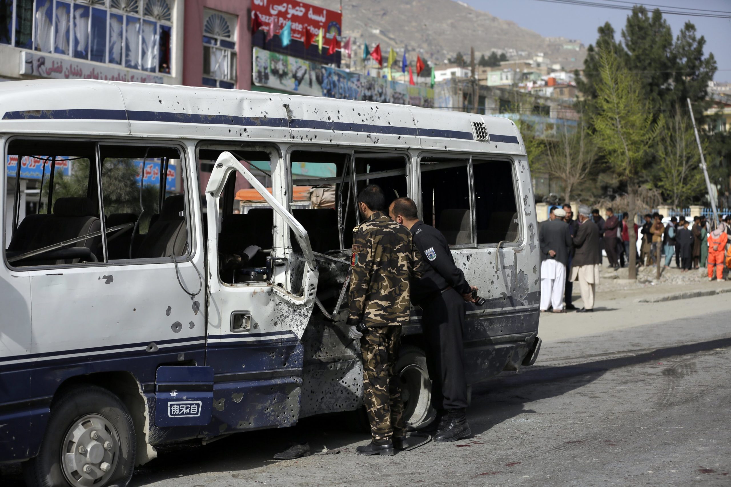 Αφγανιστάν: Τουλάχιστον 11 άνθρωποι σκοτώθηκαν όταν λεωφορείο επλήγη από βόμβα