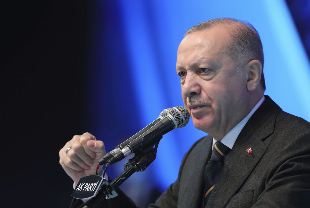 Tουρκία: Σε πτωτική πορεία η δημοτικότητα του κόμματος του Ερντογάν
