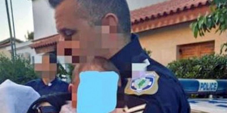 Γλυκά Νερά: Συγκλονίζει ο αστυνομικός που πήρε στα χέρια του το μωράκι της Καρολάιν - «Κατέρρευσα»