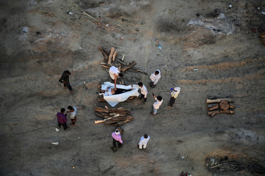 Κορωνοϊός - Ινδία: «Ξεβράζει» πτώματα ο Γάγγης -4.077 θάνατοι το προηγούμενο 24ωρο(βίντεο)