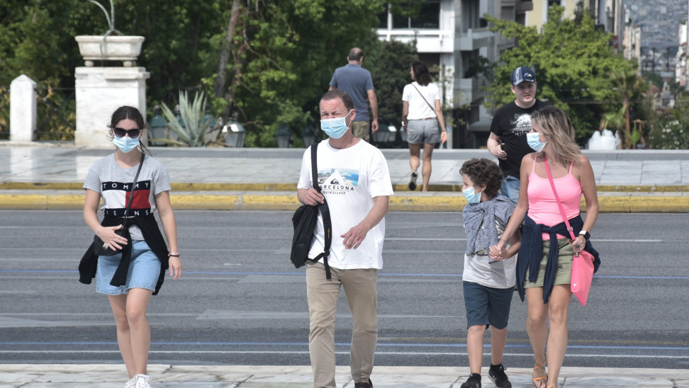 Κορωνοϊός - Τζανάκης: "Tο να φοράς μια μάσκα σε ένα δρόμο που περπατάς δεν έχει καμία επιδημιολογική βάση"