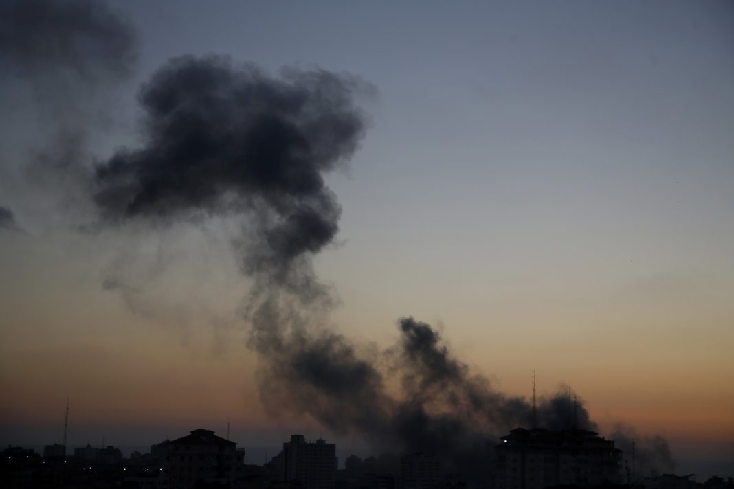 Συνεχίζεται το σφυροκόπημα στη Λωρίδα της Γάζας – Νέο μπαράζ ρουκετών στο νότιο Ισραήλ