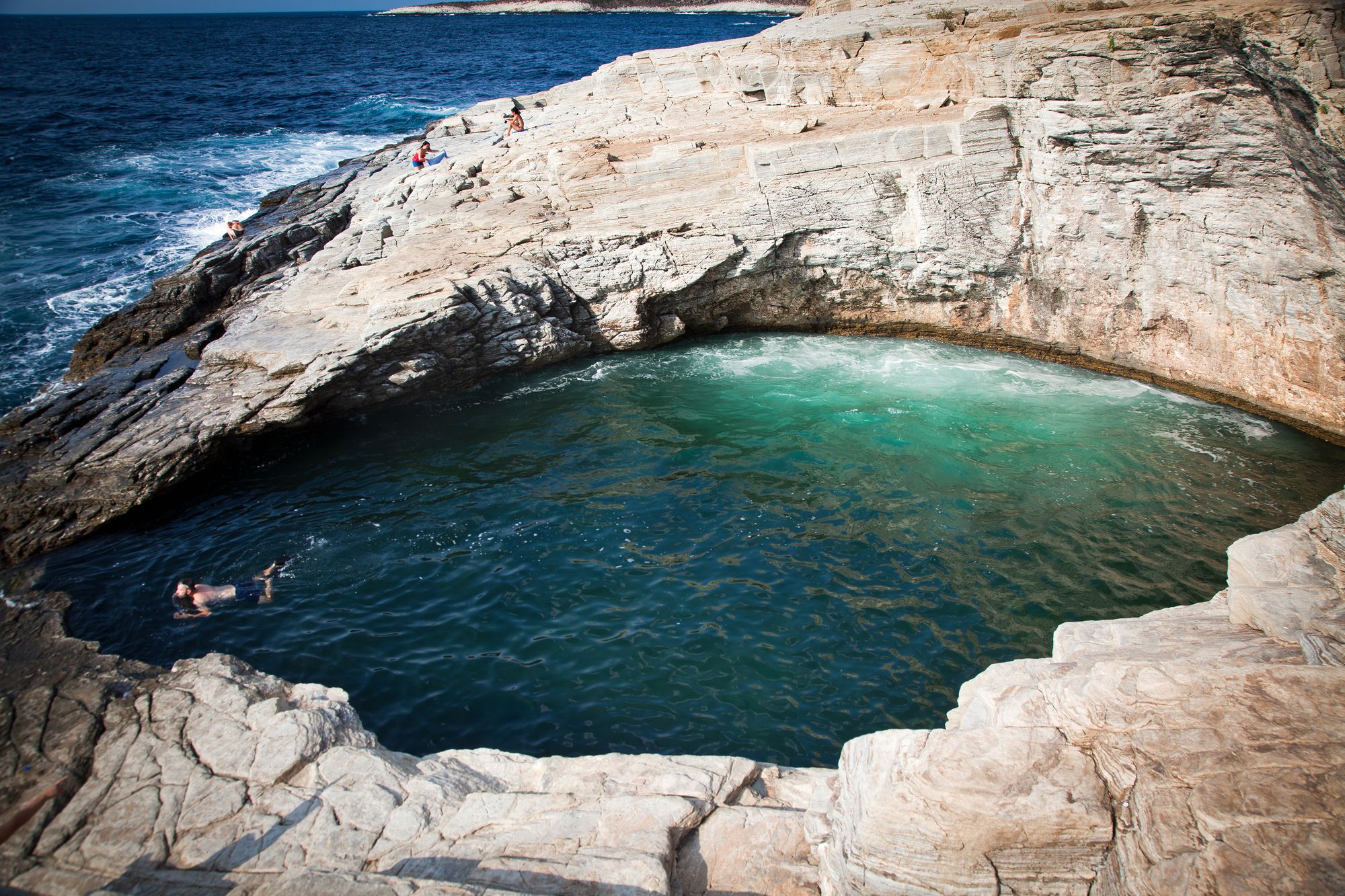 Γκιόλα: H φυσική πισίνα που πρωταγωνιστεί σε ένα από τα σποτ για τον ελληνικό τουρισμό [βίντεο]
