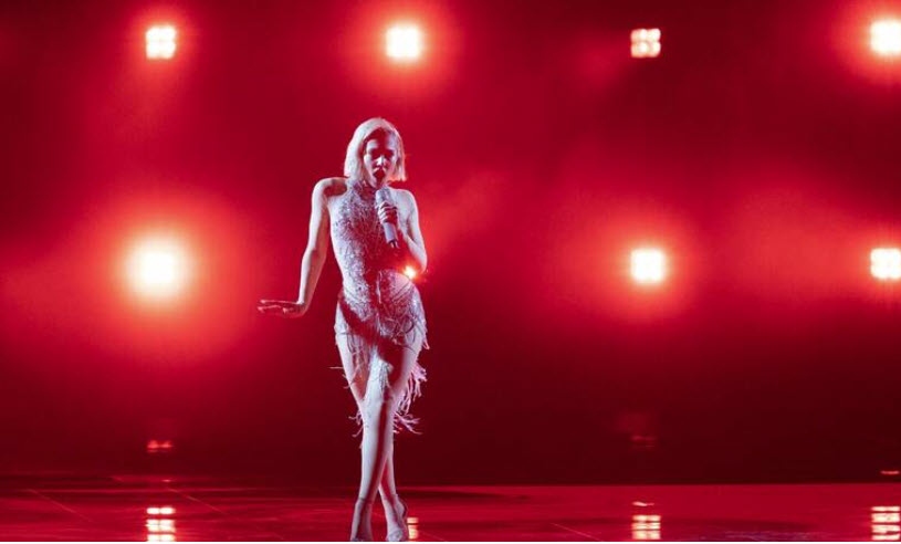 Eurovision 2021: Εντυπωσίασε η Έλενα Τσαγκρινού που άνοιξε τον διαγωνισμό με το τραγούδι της